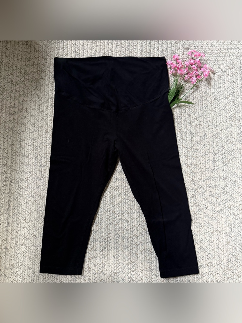 Old Navy Black Maternity Capris